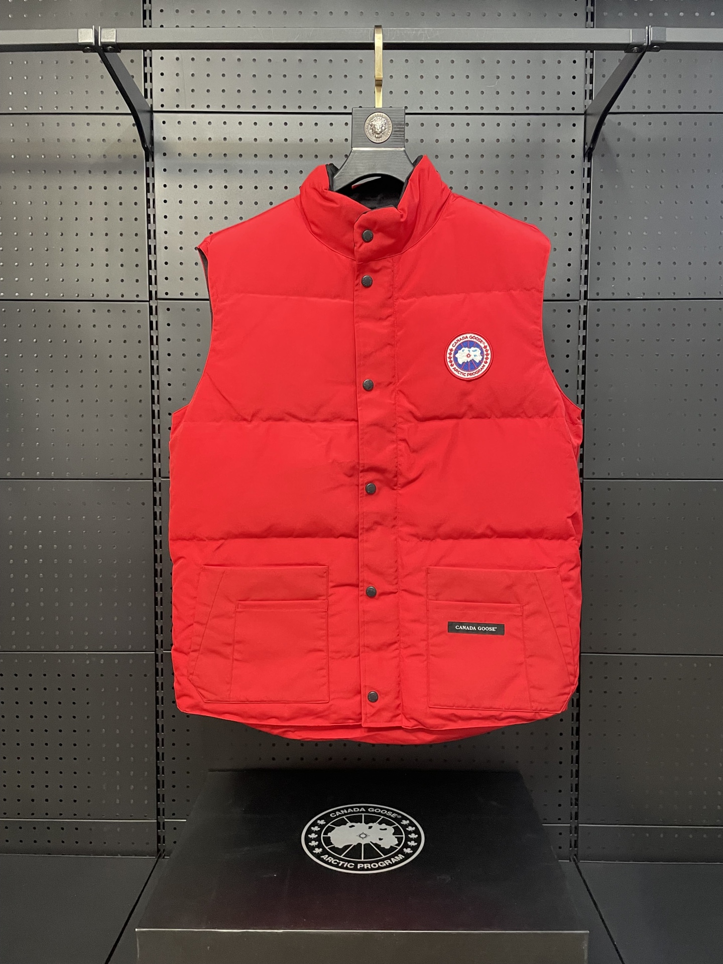 Versión premium, color rojo. Chaleco Canada Goose freestylecrew. Tejido impermeable personalizado idéntico al original,…