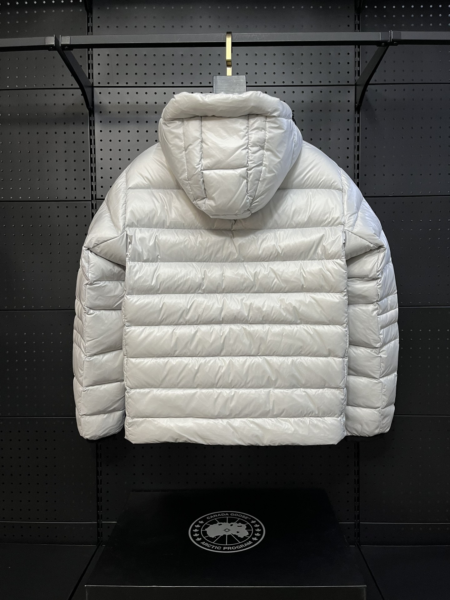 Canada Goose Y76 Vending Version: Lightweight and Warm, Popular Among Celebrities - 图片 2