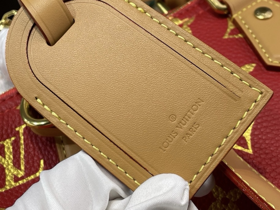 Кожаная сумка Louis Vuitton с монограммой