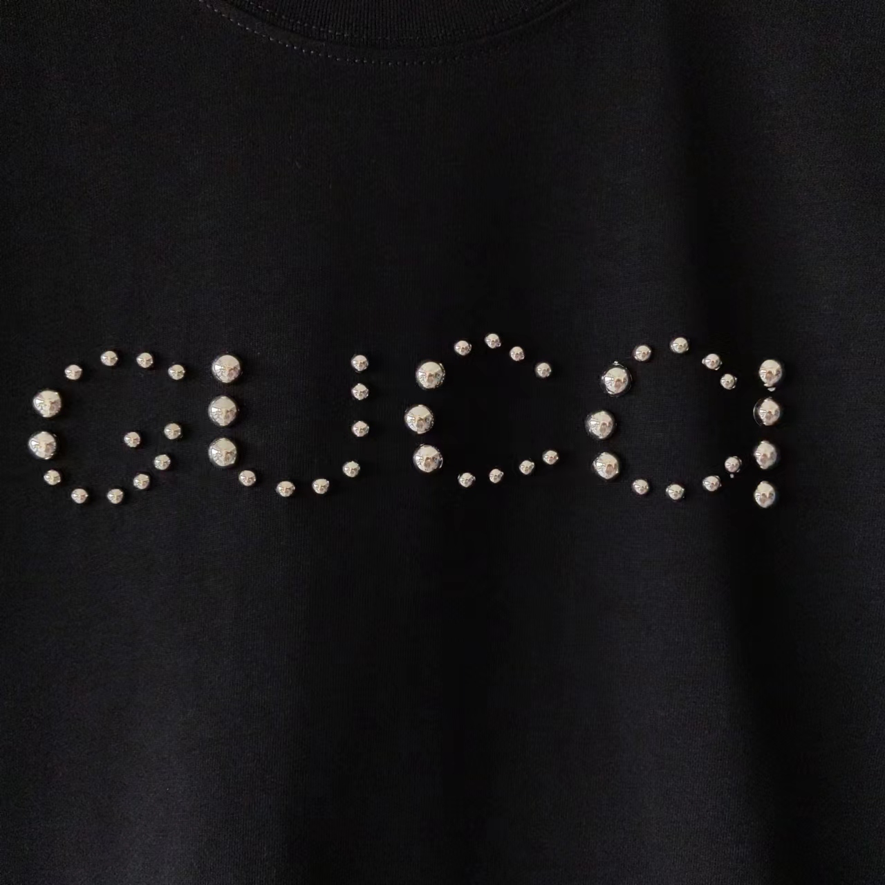 Gucci/古驰 24ss铆钉字母logo短袖T桖