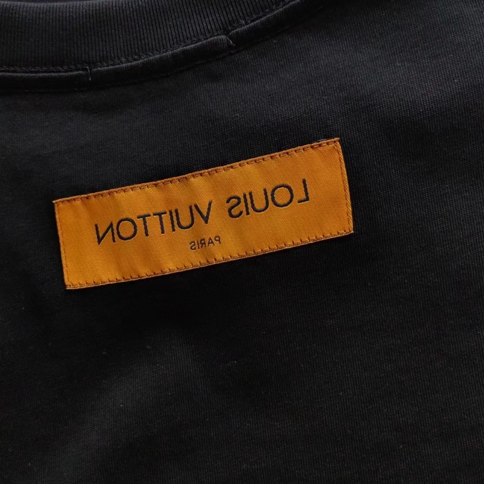 Vuitton/路易威登 立体凹凸压印压花短袖
