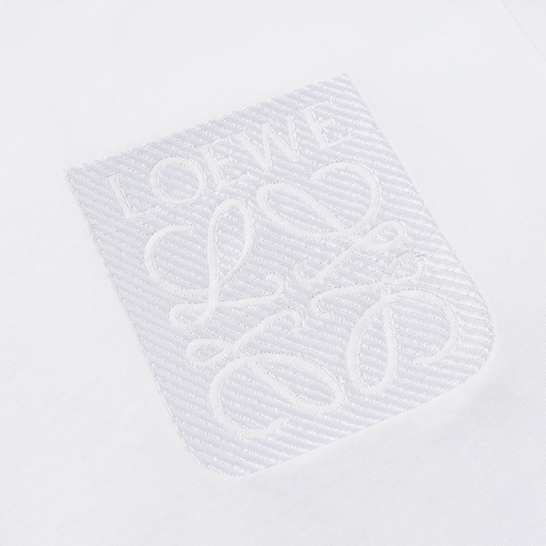 LOEWE/罗意威 口袋LOGO刺绣短袖 黑色 白色