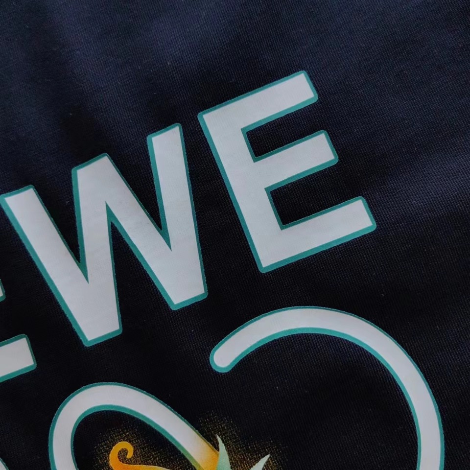 LOEWE 罗意威 龙年限定印花短袖 Logo精致升级