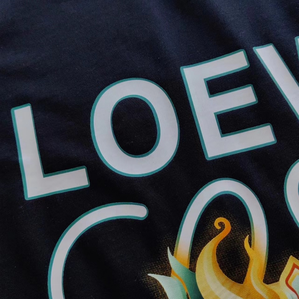 LOEWE 罗意威 龙年限定印花短袖 Logo精致升级