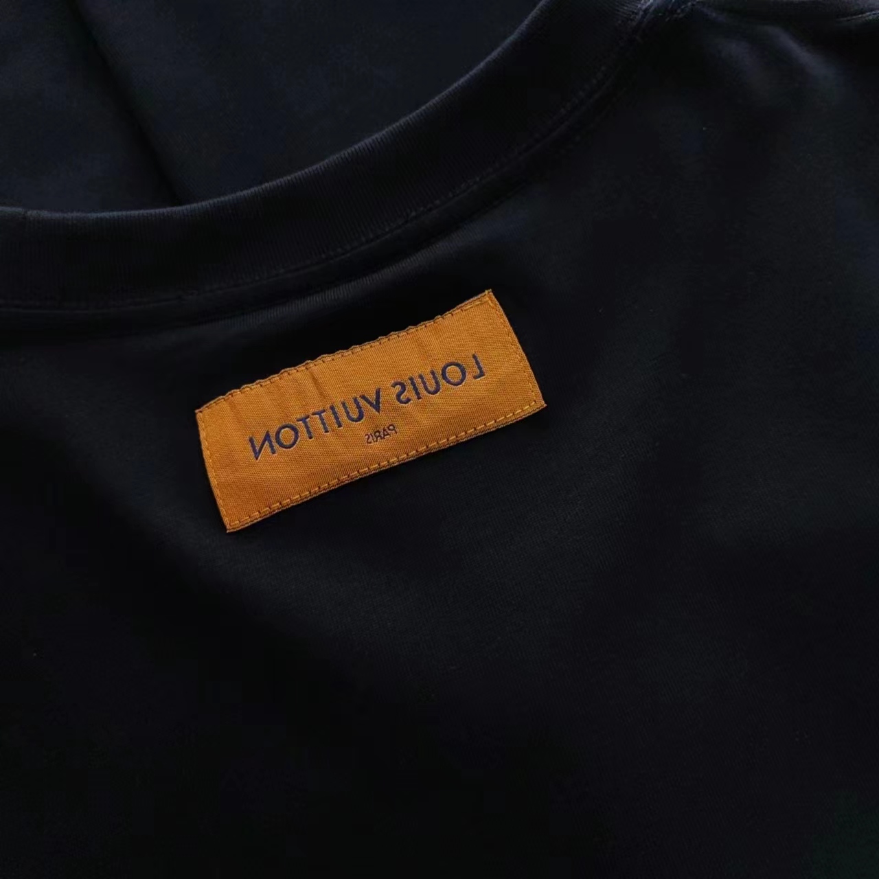 Louis Vuit*on/路易威登 24SSLV胸前爱心涂鸦短袖黑色 白色