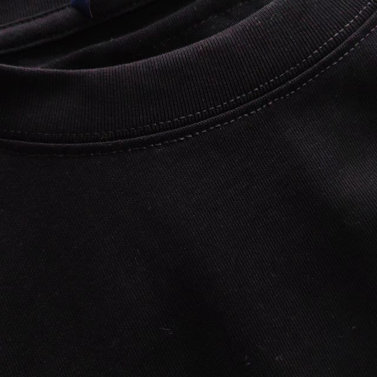 Louis Vuit*on/路易威登 24SSLV胸前爱心涂鸦短袖黑色 白色