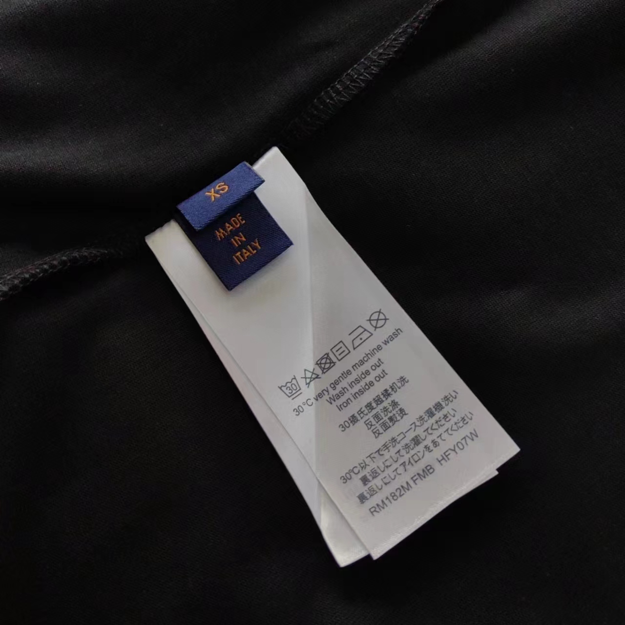 Louis Vuit*on/路易威登 24SSLV胸前爱心涂鸦短袖黑色 白色