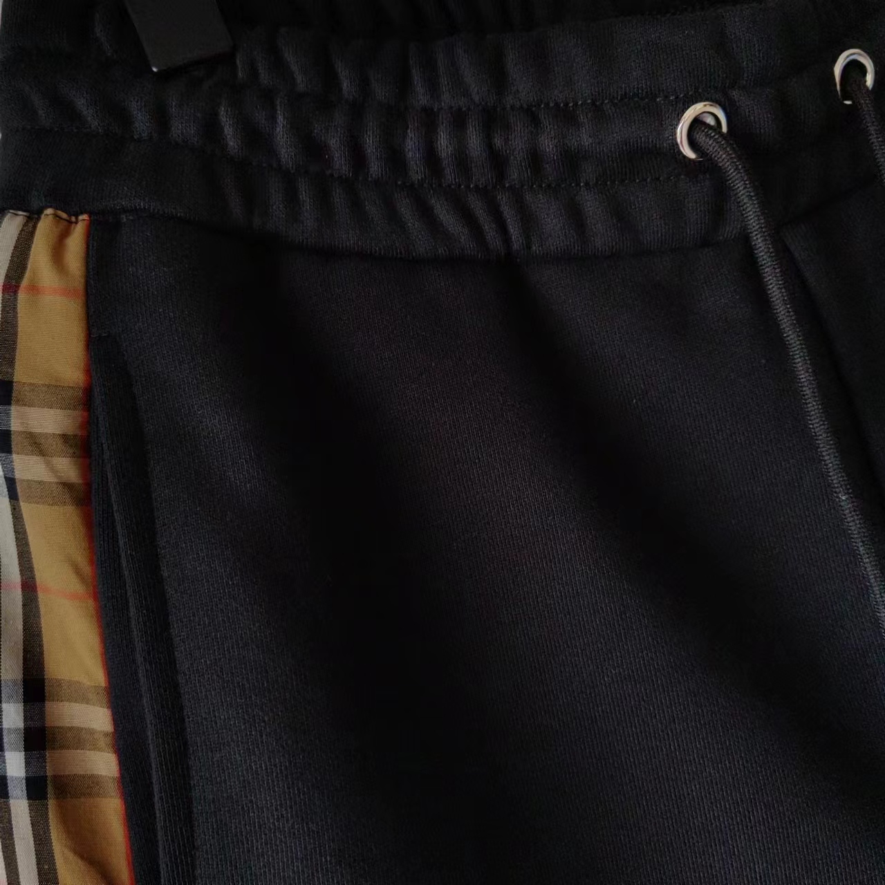 BURBERRY、巴宝莉 经典织带拼接Logo标识 五分裤 侧边织带