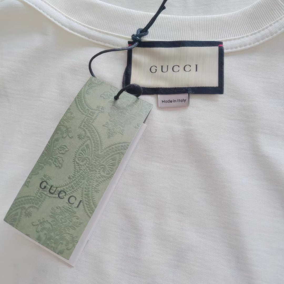 Gucci/古驰 24SS收获草莓的兔子短袖T桖