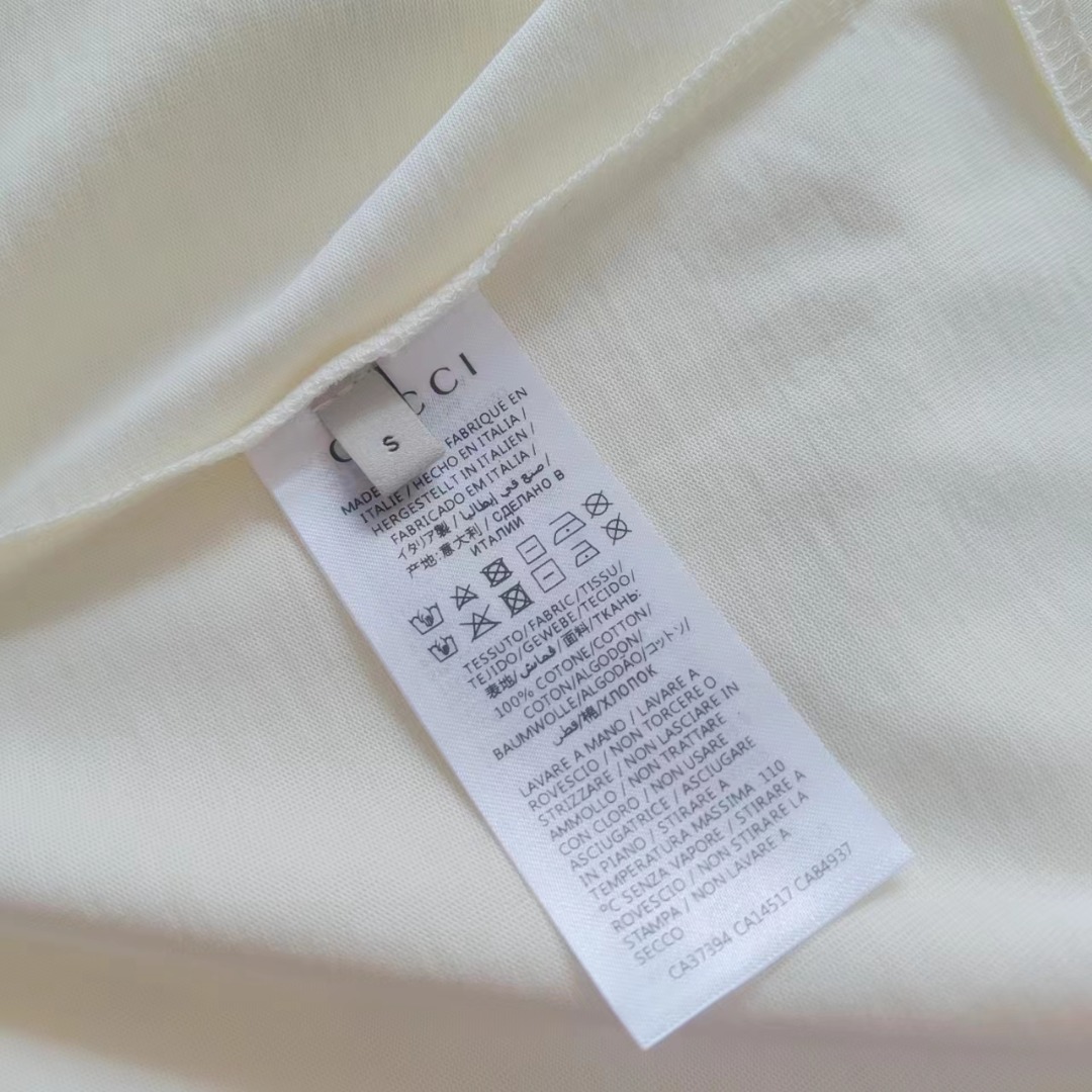 Gucci/古驰 24SS收获草莓的兔子短袖T桖
