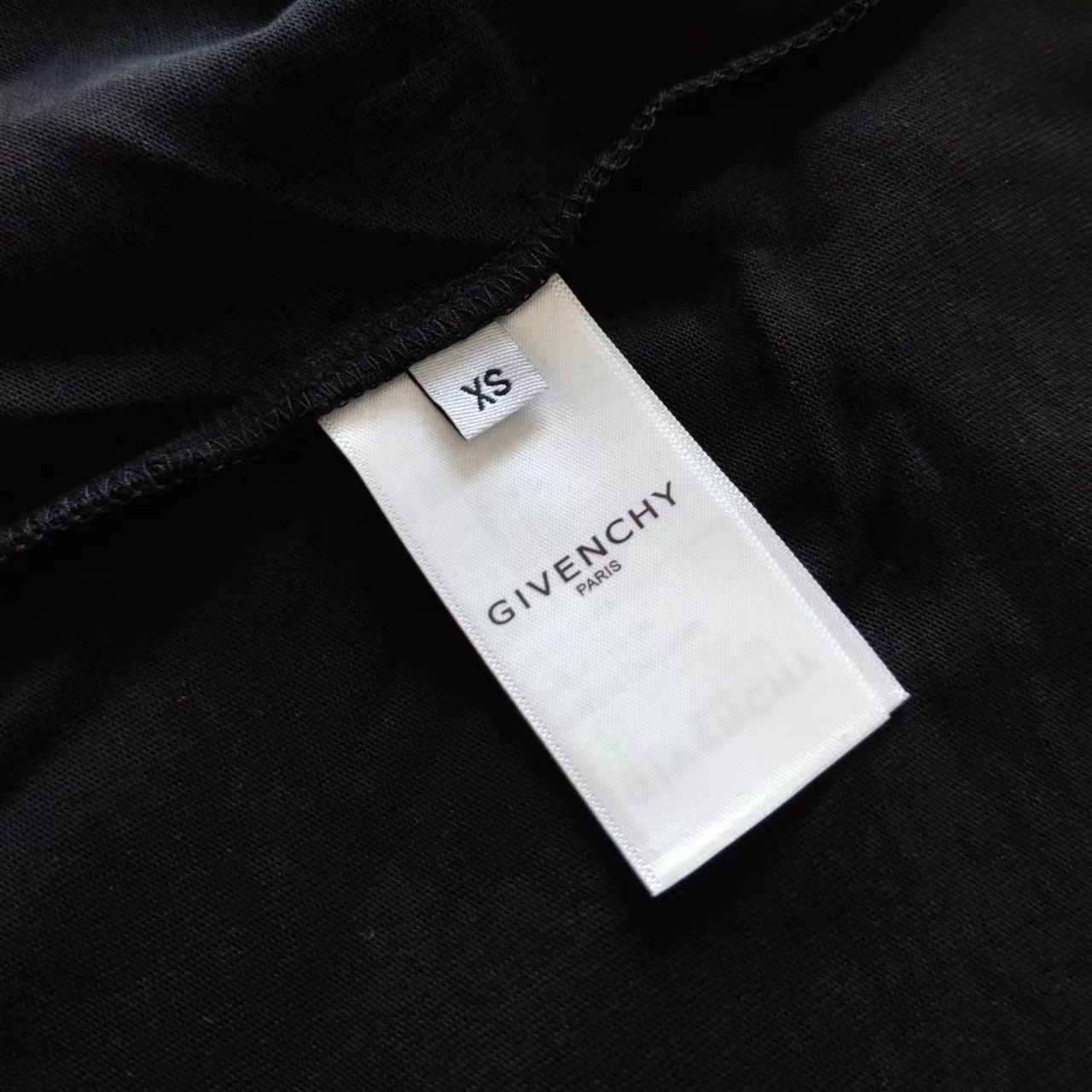 GIVENCHY 纪梵希 鲨鱼喷墨印花短袖