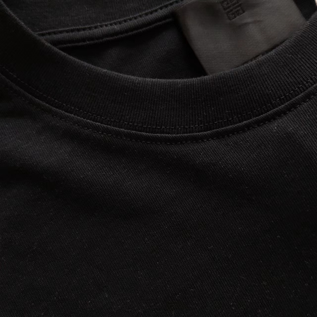 GIVENCHY 纪梵希 鲨鱼喷墨印花短袖