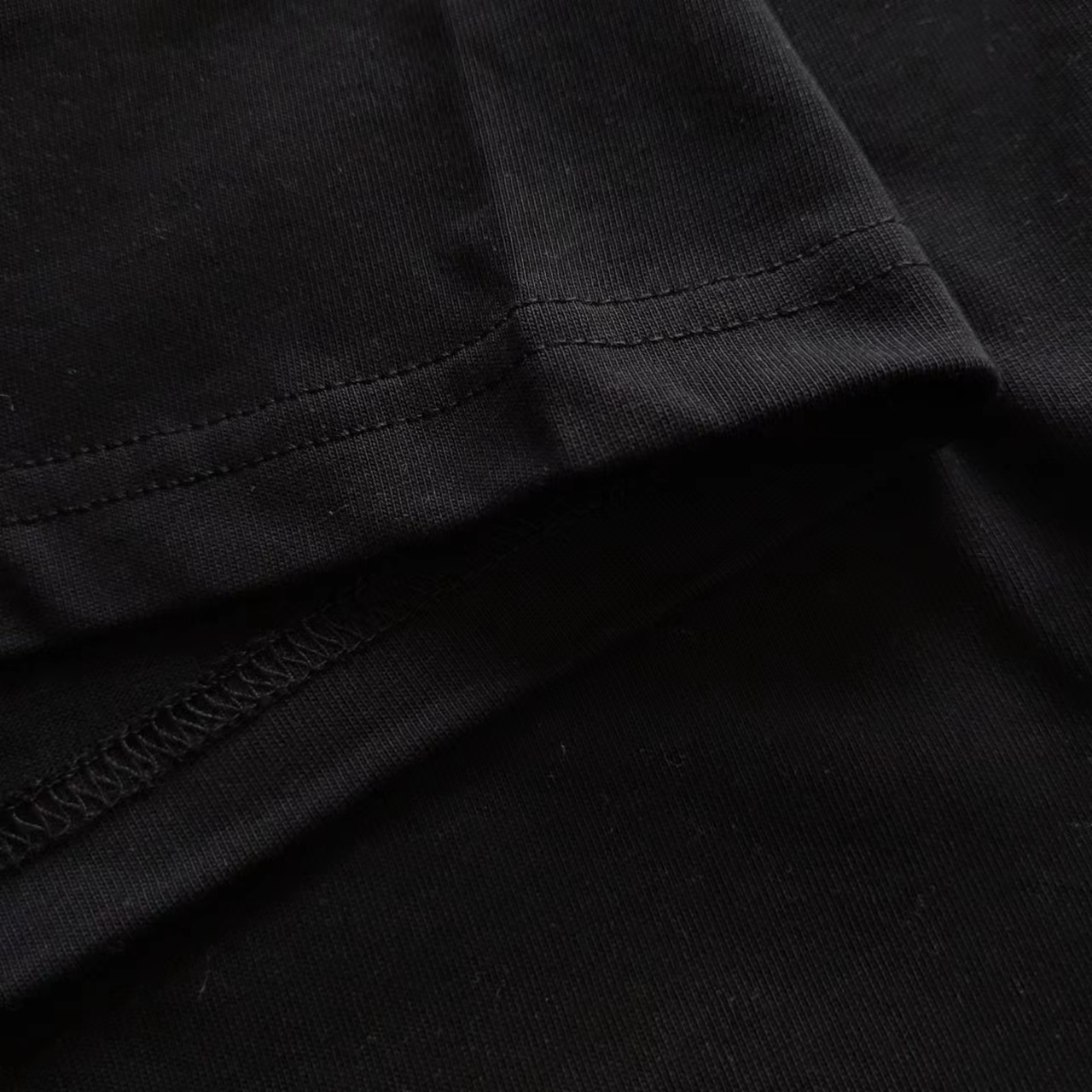 GIVENCHY 纪梵希 鲨鱼喷墨印花短袖