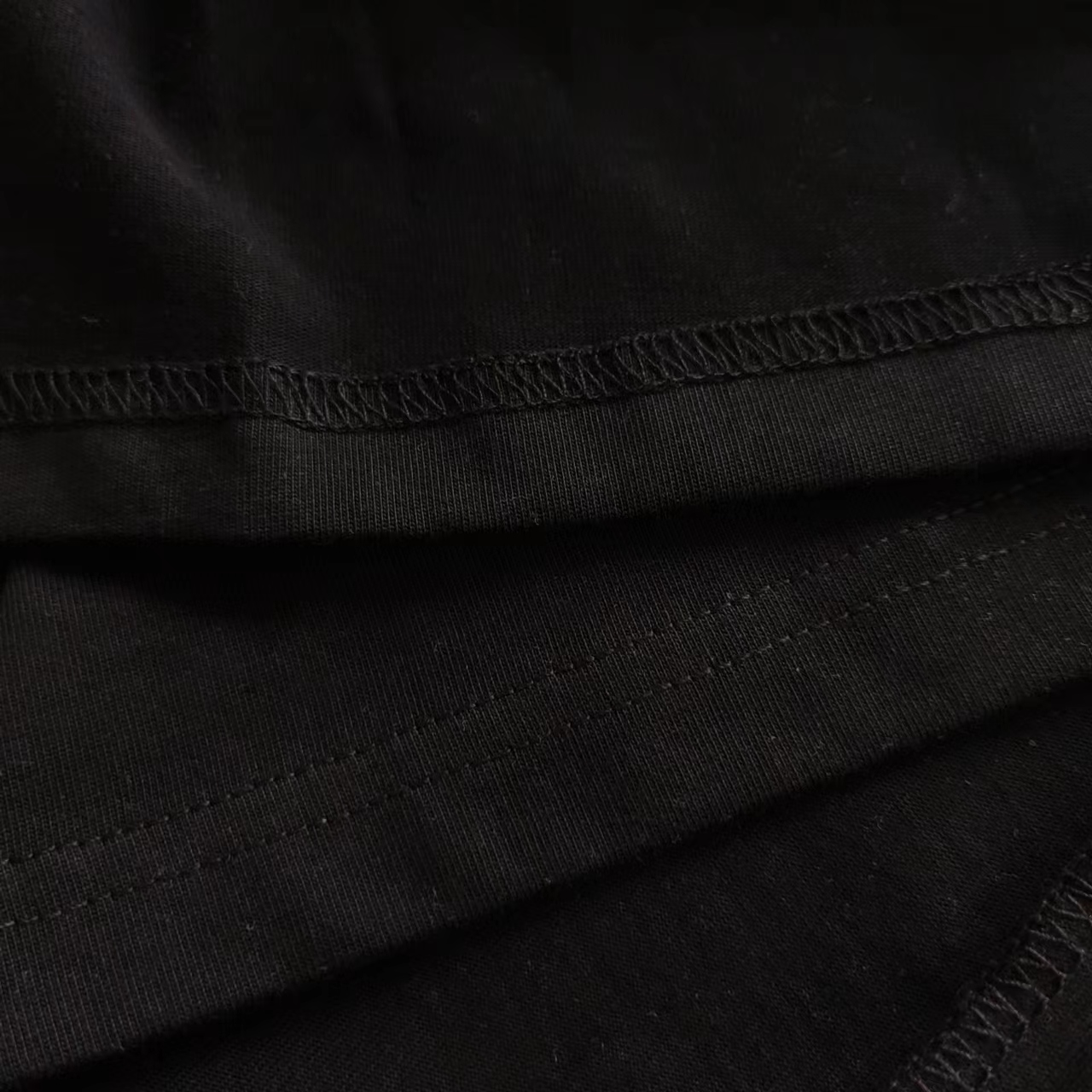Burberry/巴宝莉 24SS压胶TB字母圆领短袖T桖