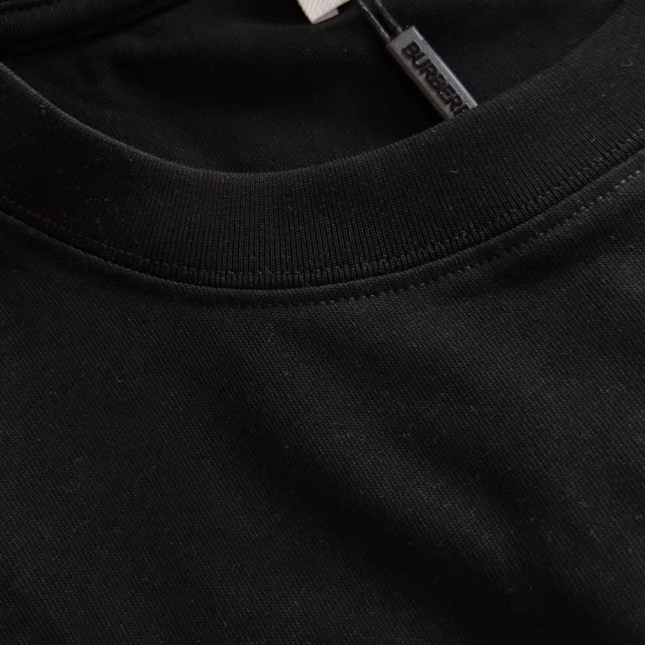 Burberry/巴宝莉 24SS压胶TB字母圆领短袖T桖