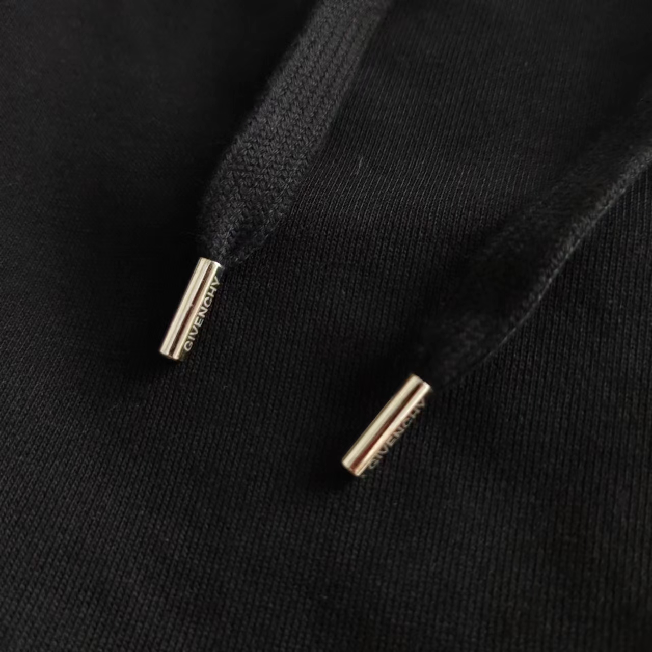 Loewe罗意威 24SS进口机器高密度刺绣字母logo皮章拼接
