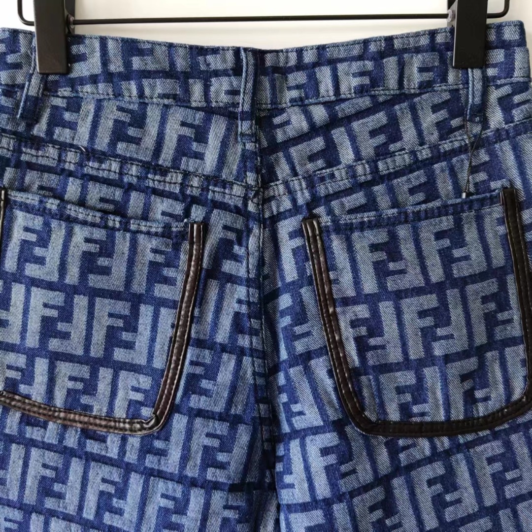 FENDI 芬迪 24SS满印logo牛仔短裤 洗水五分牛仔裤