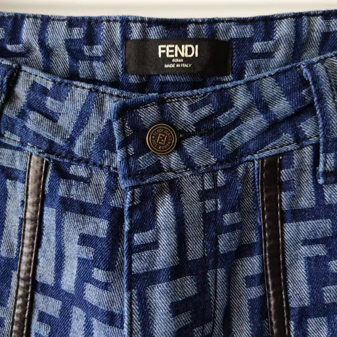 FENDI 芬迪 24SS满印logo牛仔短裤 洗水五分牛仔裤