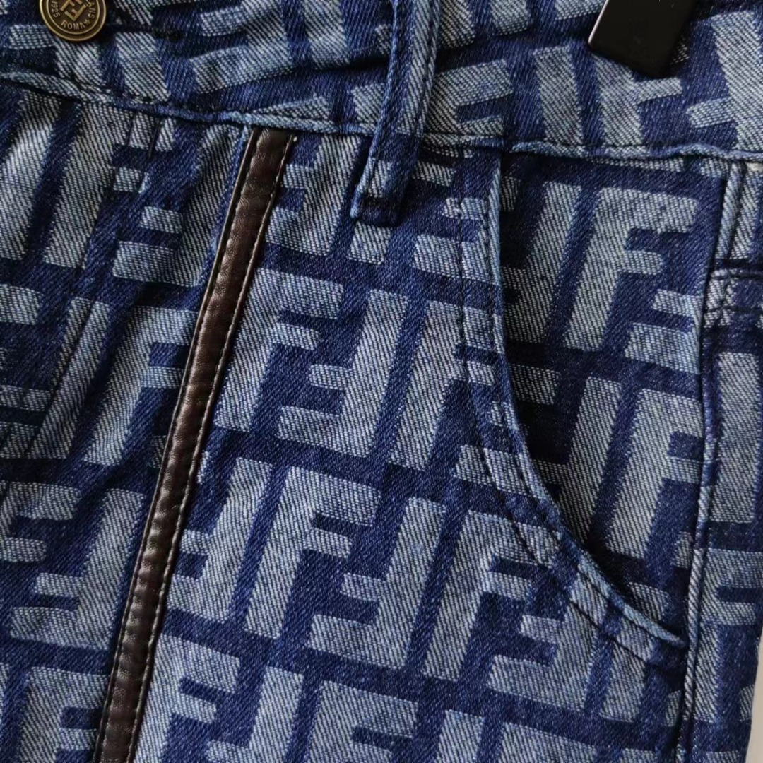 FENDI 芬迪 24SS满印logo牛仔短裤 洗水五分牛仔裤