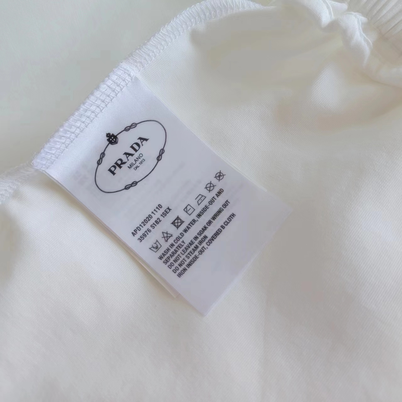 PRADA普拉达PRD 24SS 侧尼龙口袋工装棉质短裤