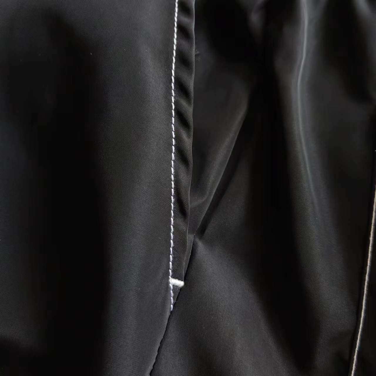 PRADA 普拉达 明线牵线LOGO标识工装短裤