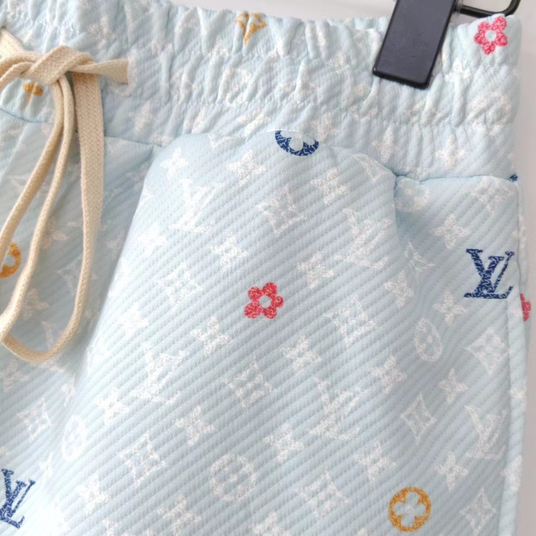 Louis Vuitton/路易威登 联名系列Monogram满印logo彩绘老花开衩短裤 浅蓝