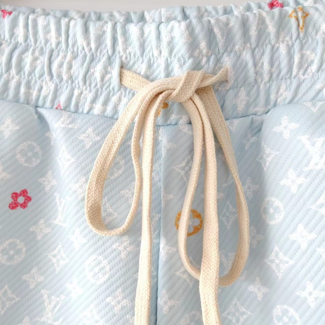 Louis Vuitton/路易威登 联名系列Monogram满印logo彩绘老花开衩短裤 浅蓝