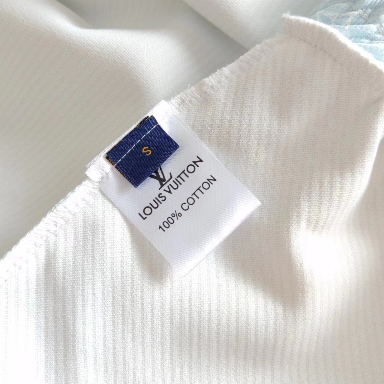 Louis Vuitton/路易威登 联名系列Monogram满印logo彩绘老花开衩短裤 浅蓝