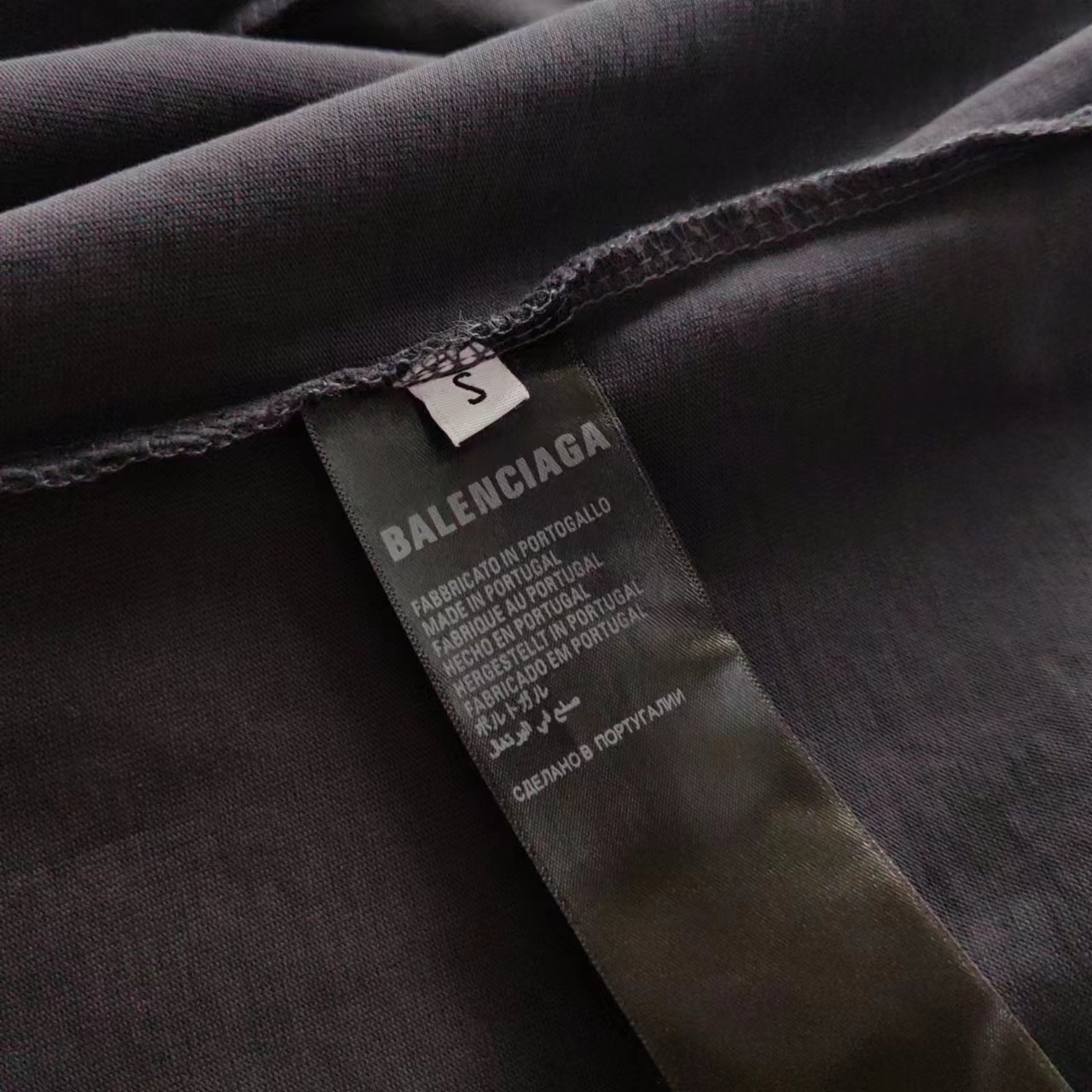 巴黎世家Balenciaga大M3m刺绣短袖 刺绣区分