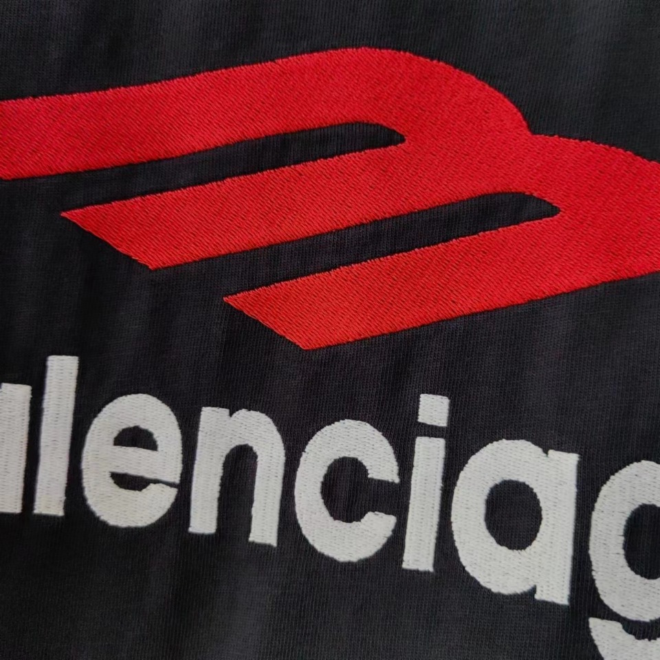巴黎世家Balenciaga大M3m刺绣短袖 刺绣区分