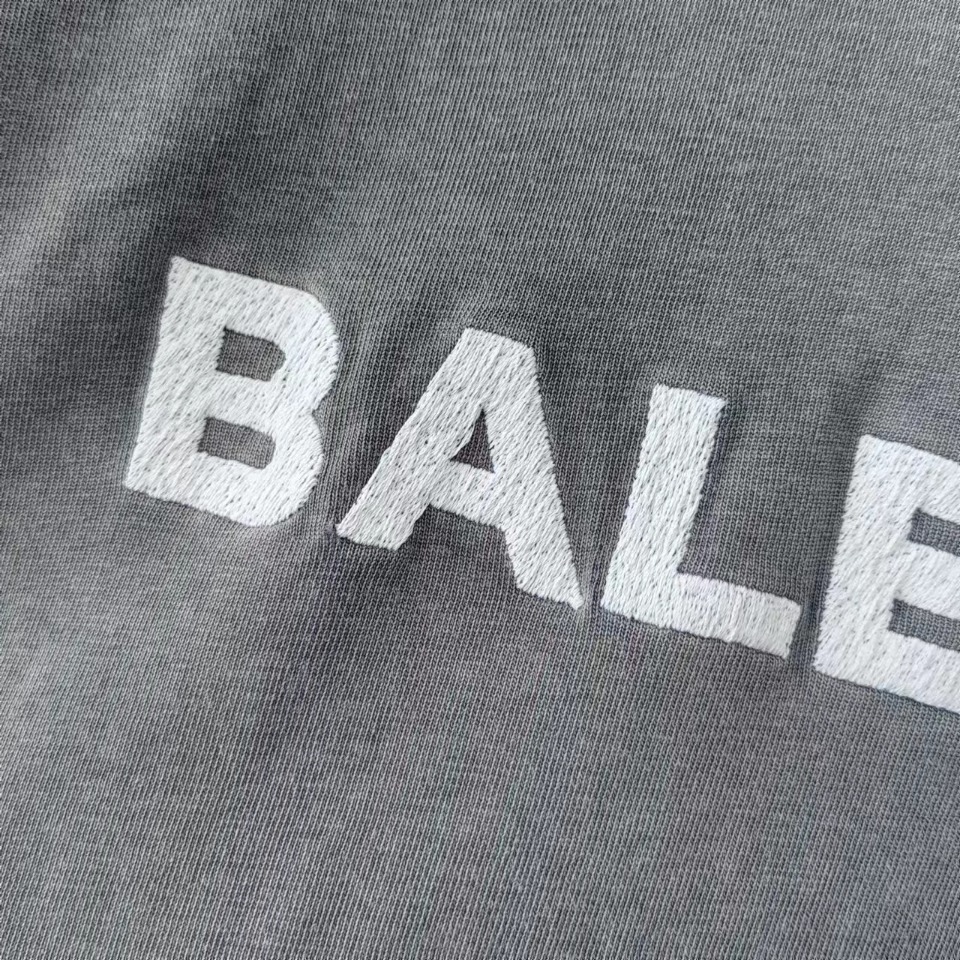 巴黎世家Balenciag Be kind 牙刷绣短袖 刺绣