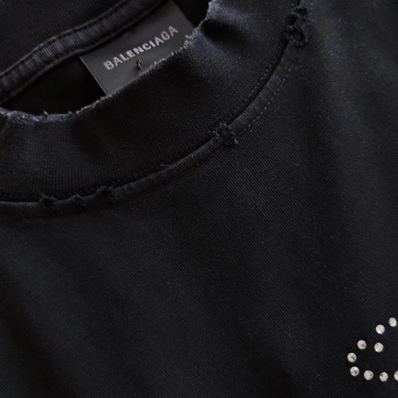 巴黎世家Balenciagg 新款皇冠烫钻洗水短袖