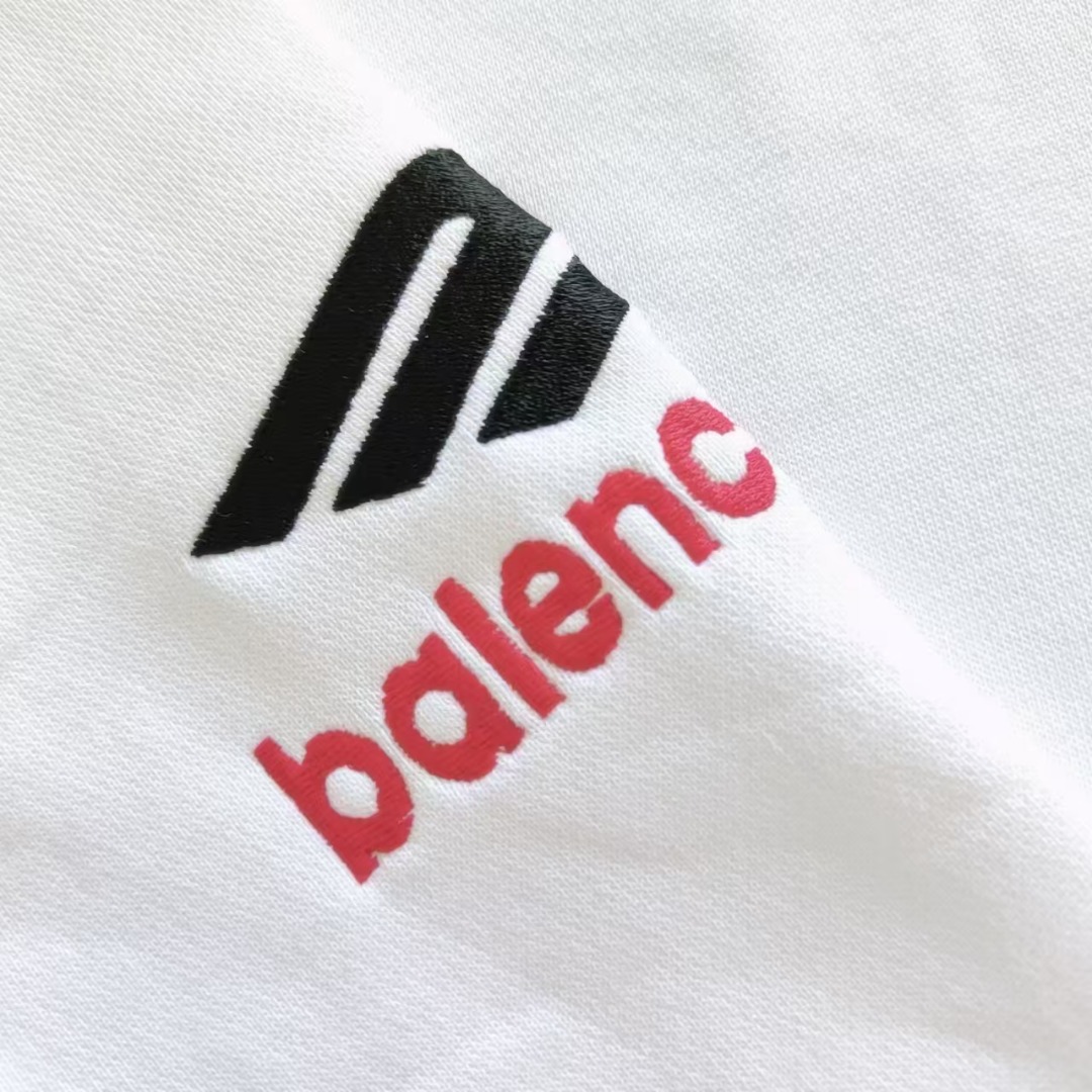 巴黎世家/Balenciaga 大M3m刺绣圆领卫衣