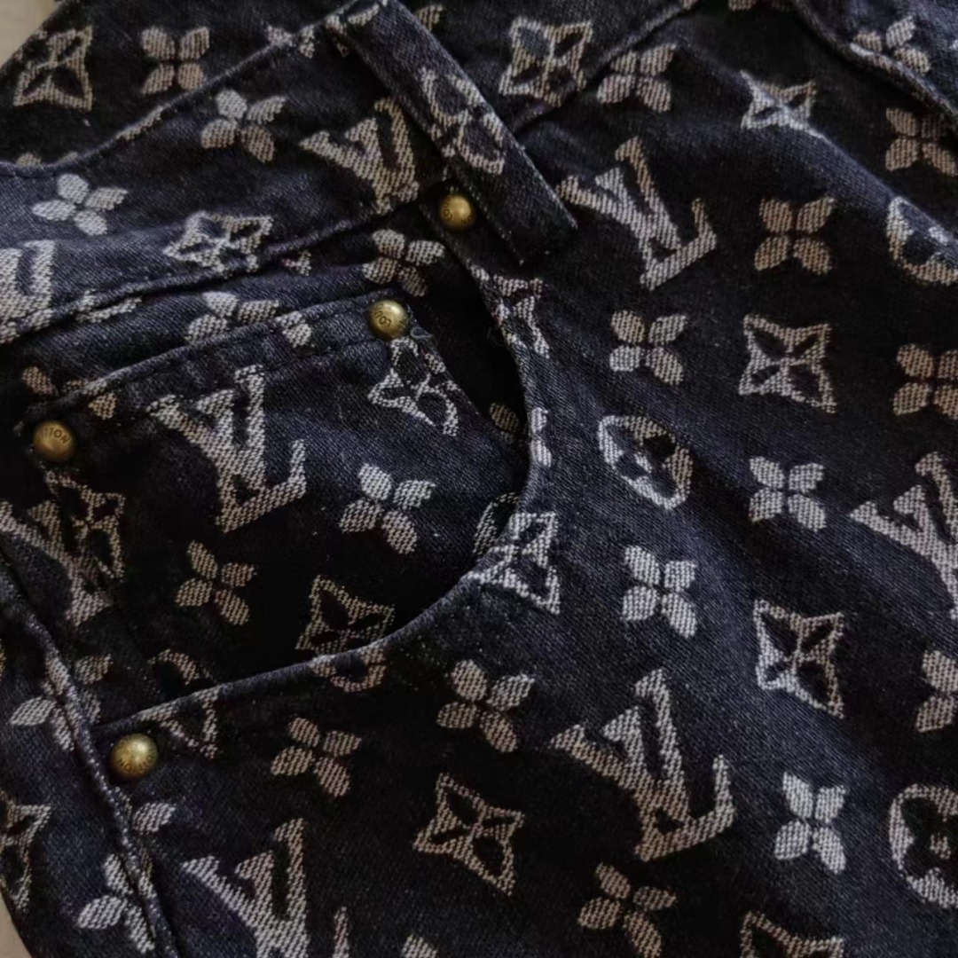Louis Vuitton & LV路易威登满印简约满印提花logo牛仔裤