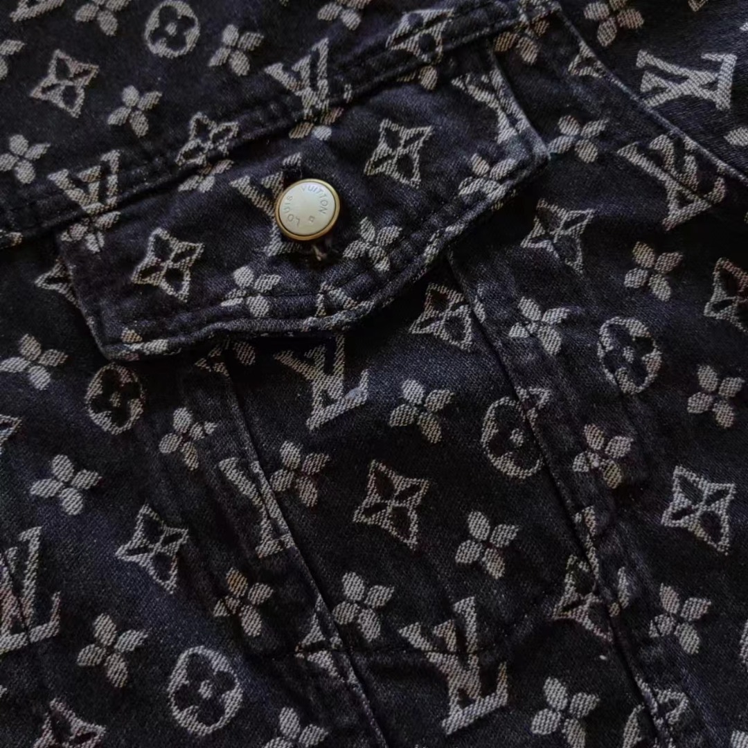 Louis Vuitton & LV路易威登满印简约满印提花logo牛仔夹克外套