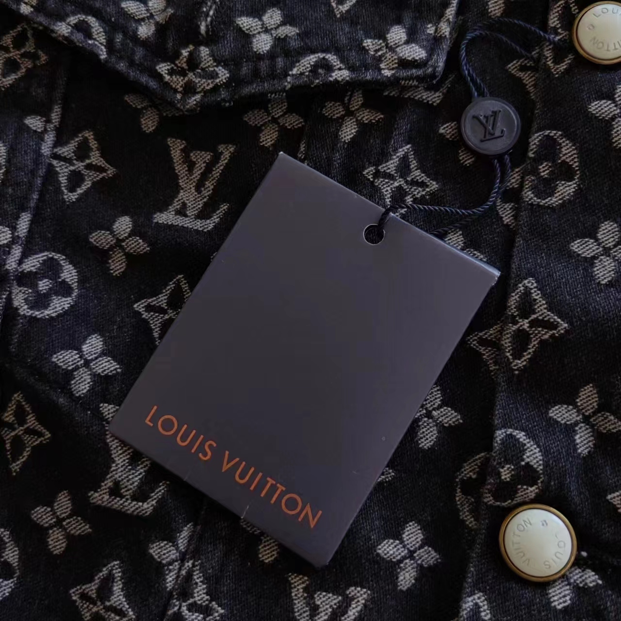 Louis Vuitton & LV路易威登满印简约满印提花logo牛仔夹克外套
