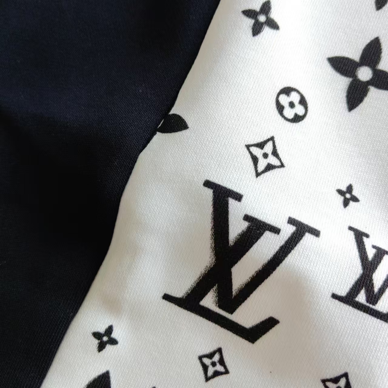 LOUIS VUITTON/路易威登 24SS侧边老花Logo拼接长裤