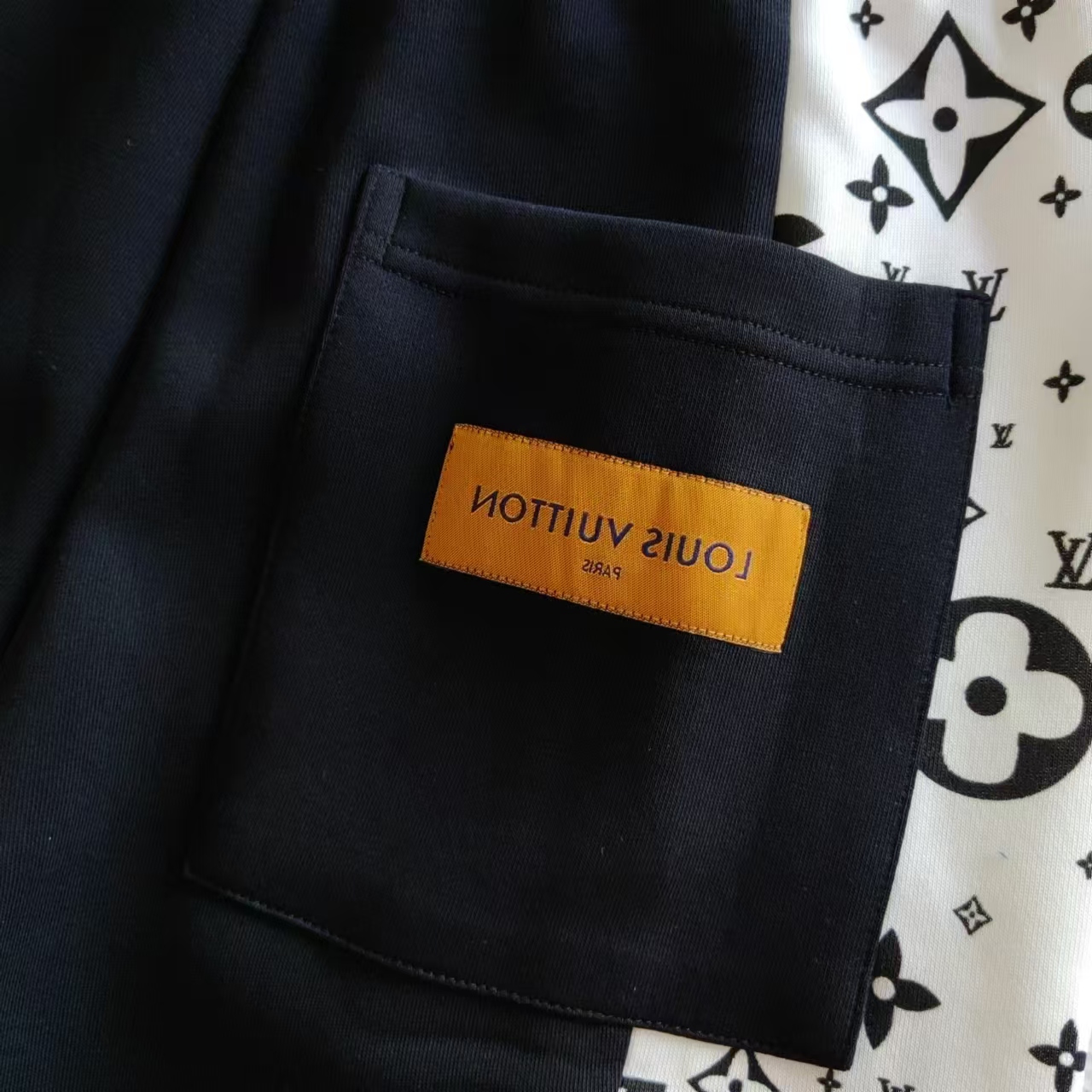 LOUIS VUITTON/路易威登 24SS侧边老花Logo拼接长裤