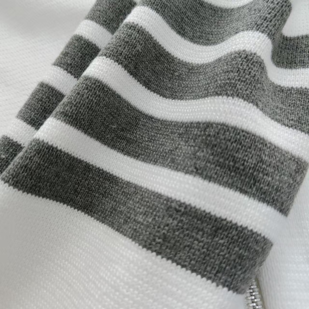 THOM BROWNE 汤姆布朗 .TB条纹四道杠拉链毛衣开衫 白色/灰色/藏青/黑色