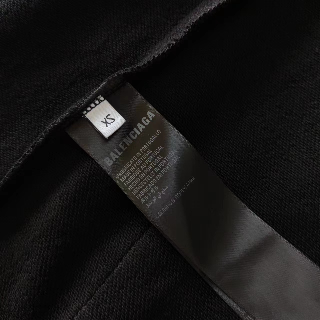 巴黎世家Balenciagg 新款前后中间字母烫钻卫衣 黑色