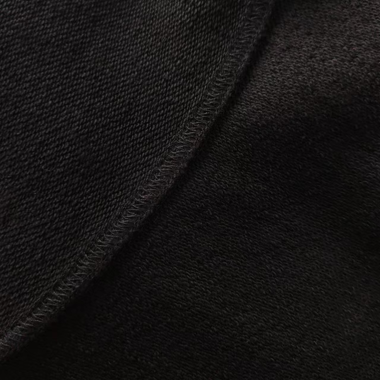 巴黎世家Balenciagg 新款前后中间字母烫钻卫衣 黑色