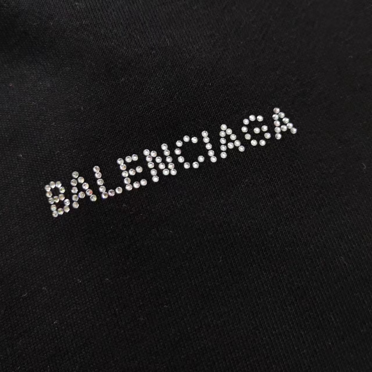 巴黎世家Balenciagg 新款前后中间字母烫钻卫衣 黑色