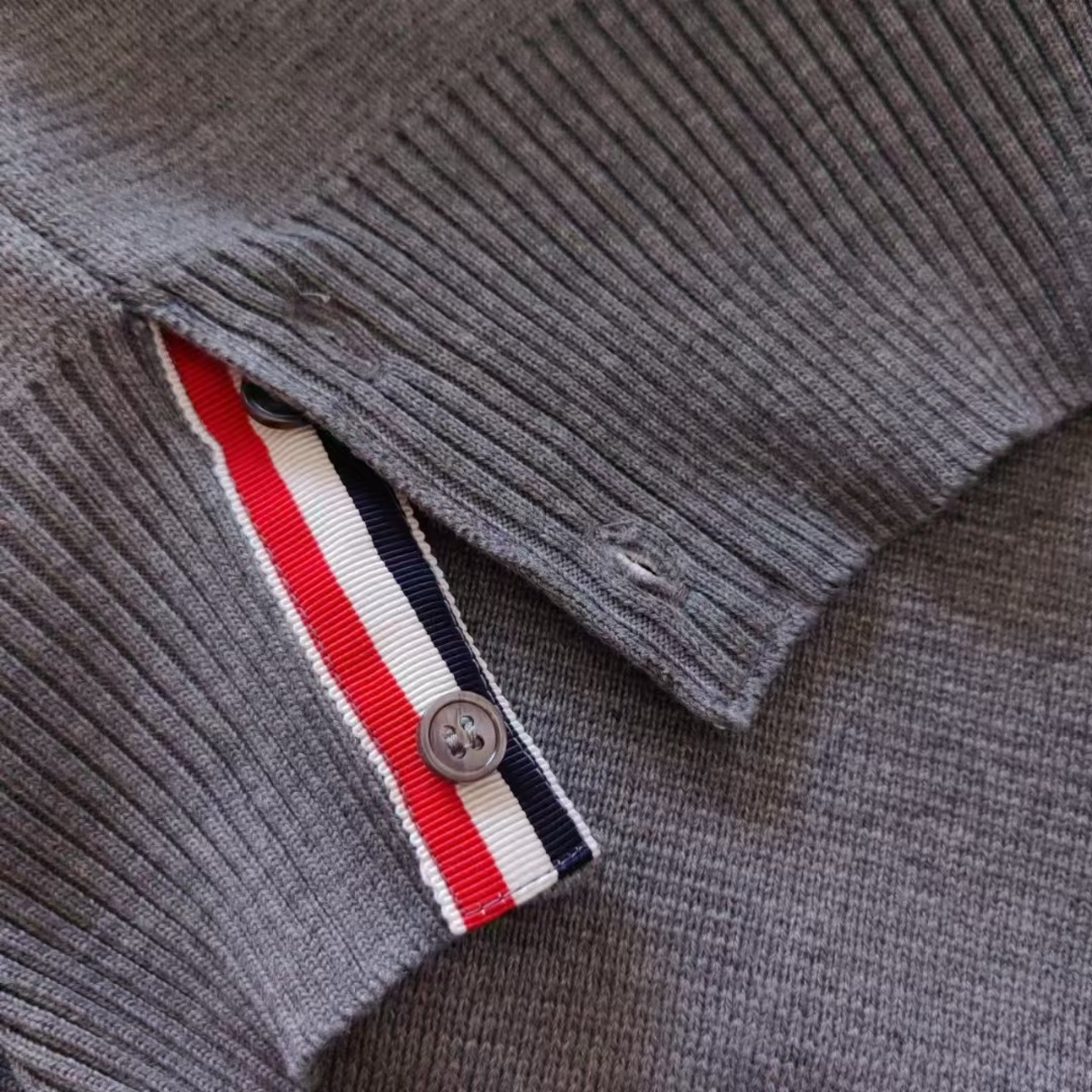 THOM BROWNE 汤姆布朗 .TB经典加厚双袖标圆领毛衣