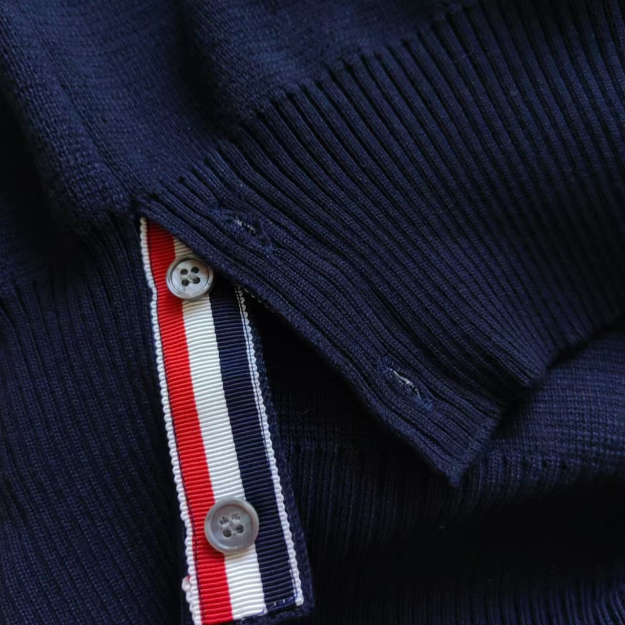 THOM BROWNE 汤姆布朗 TB经典加厚双袖标圆领毛衣白色/藏青色/灰色