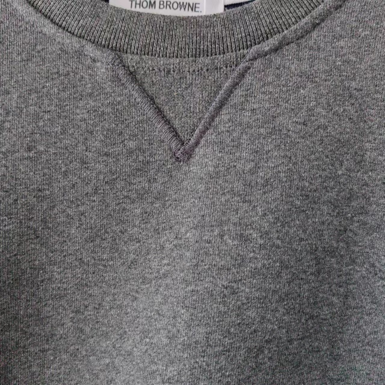 ThomBrowne/汤姆布朗万年经典色织圆领卫衣 领口三角单独横机摇-Chinese UA Cheap High Quatity Brand Clothes Bags handbags Sneakers wholesale wholesaler seller from China Factory suppliers Fashion Clothing Shoes best Quality Beautiful Price ThomBrowne/汤姆布朗万年经典色织圆领卫衣 领口三角单独横机摇