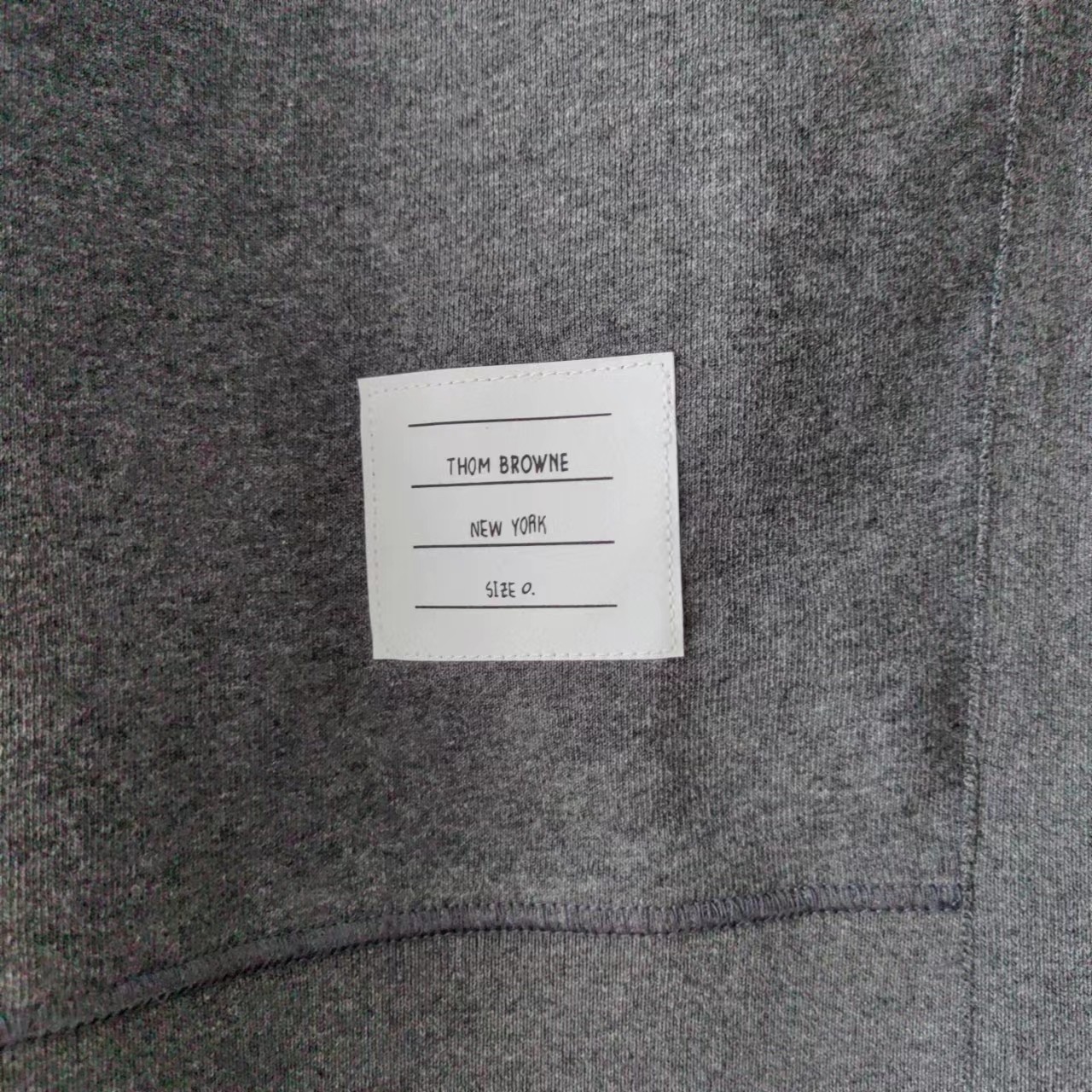 ThomBrowne/汤姆布朗万年经典色织圆领卫衣 领口三角单独横机摇-Chinese UA Cheap High Quatity Brand Clothes Bags handbags Sneakers wholesale wholesaler seller from China Factory suppliers Fashion Clothing Shoes best Quality Beautiful Price ThomBrowne/汤姆布朗万年经典色织圆领卫衣 领口三角单独横机摇