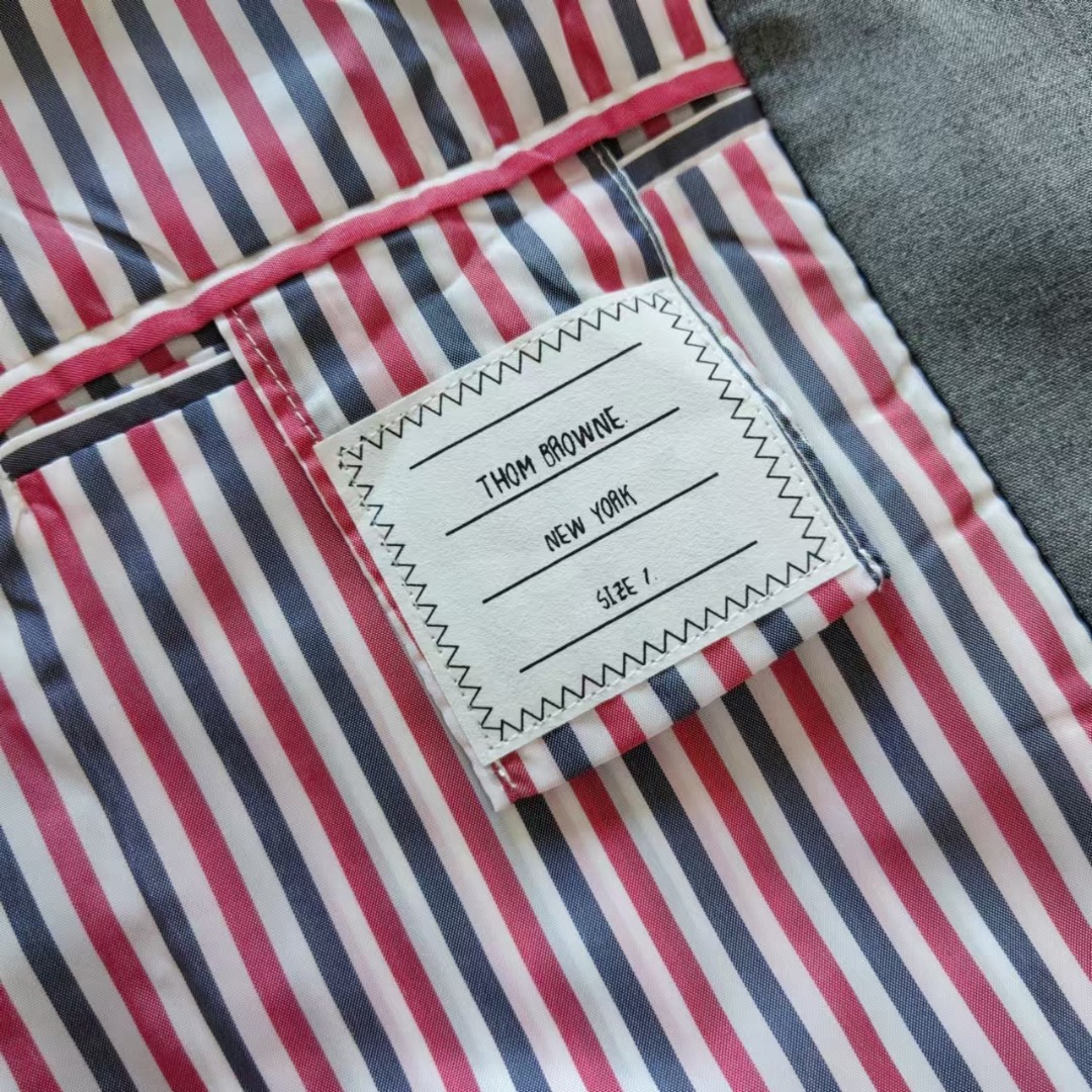 THOM BROWNE 汤姆布朗 .TB羊毛色织夹克棒球服拉链外套