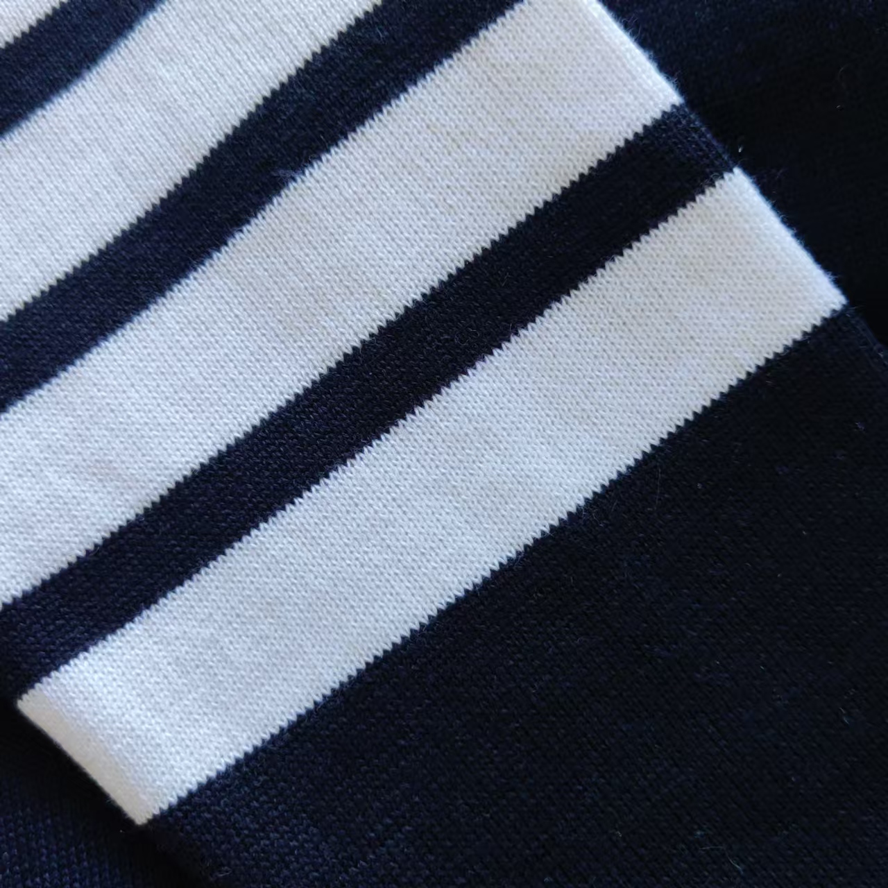 THOM BROWNE 汤姆布朗 .TB经典火柴人小狗图案针织毛衣五扣开衫