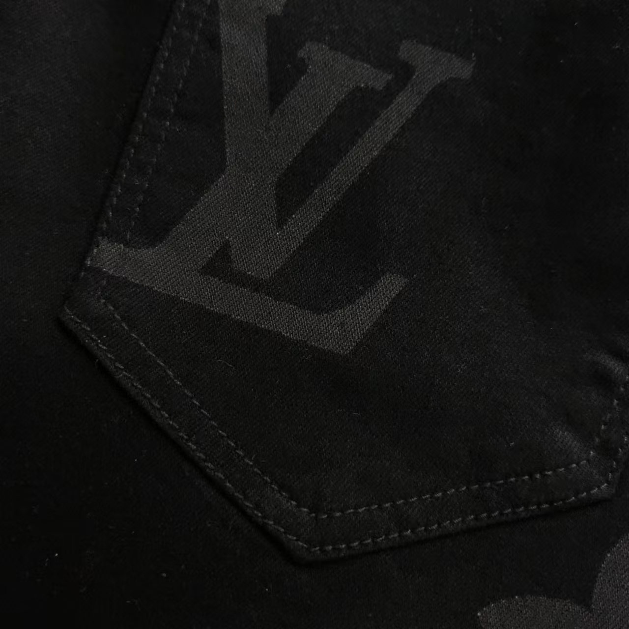 Lv &路易威登 Louis Vuitton经典印花logo牛仔裤