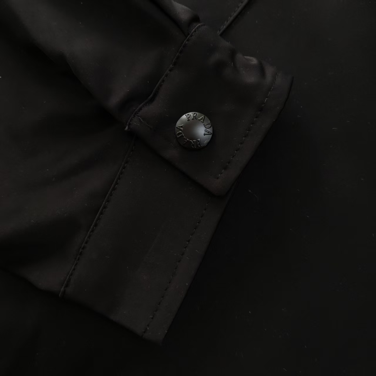 PRADA 普拉达 经典订制三角标尼龙长袖衬衫外套